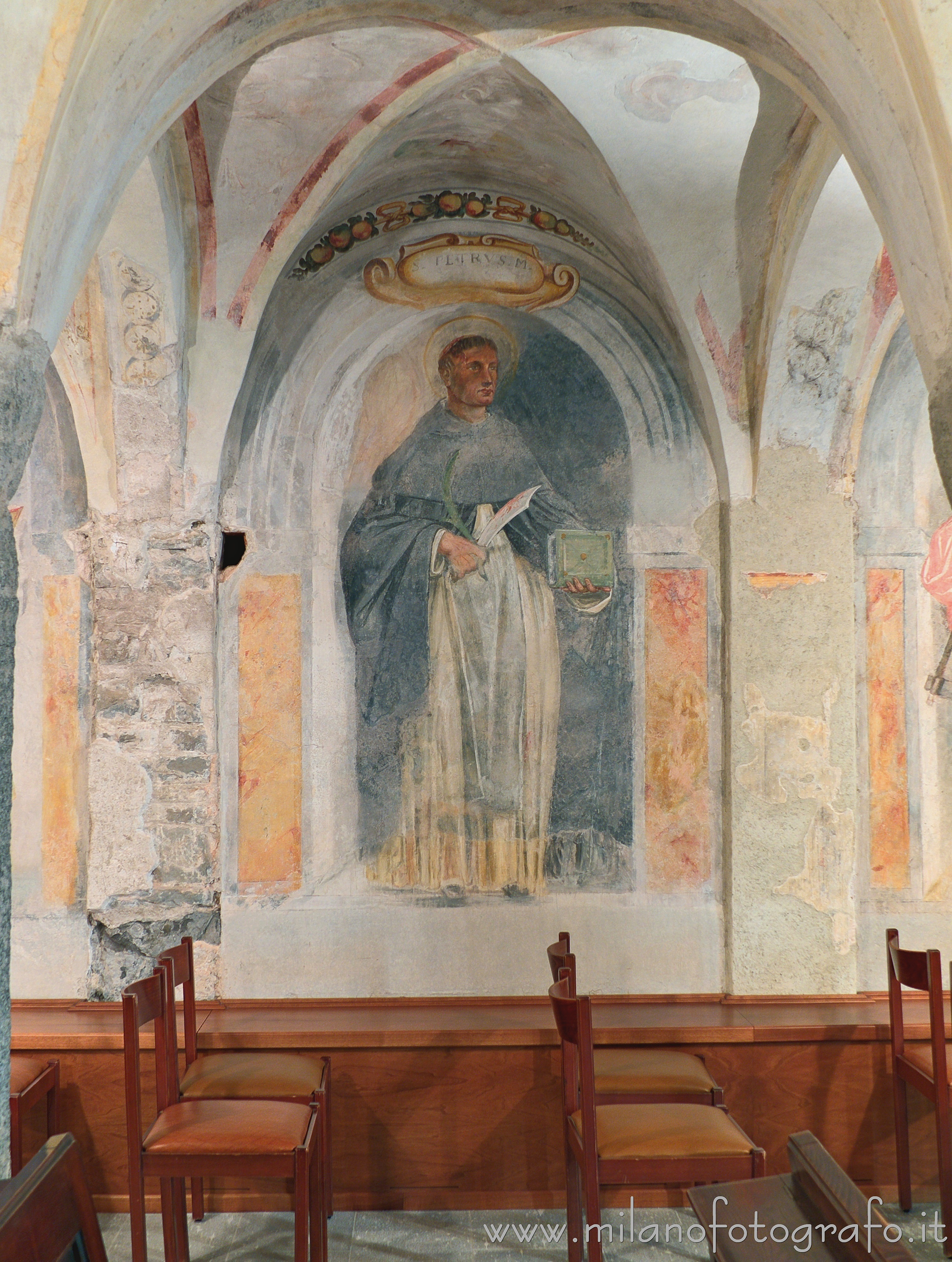 Civate (Lecco) - Cripta della Chiesa di San Calocero - Foto a piena risoluzione